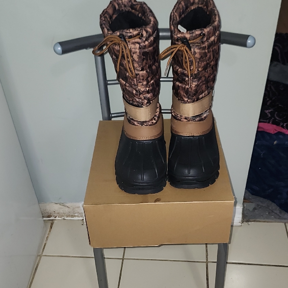 Stylish Men Winter Boots Worn Once